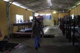 Aspectos de un albergue en Coatzacoalcos, Veracruz. Foto La Jornada