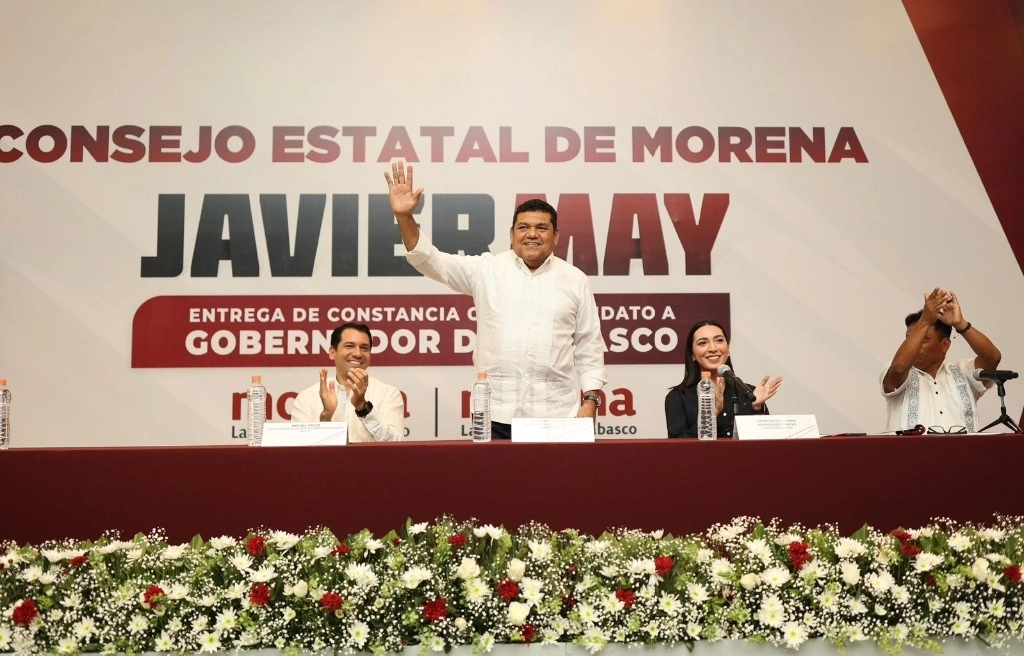 Javier May Rodríguez, recibió la constancia de candidato de Morena al gobierno de Tabasco. Foto @TabascoJavier