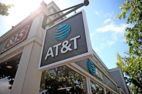 AT&T ha puesto en marcha una investigación así como medidas para reducir los daños por la filtración de datos personales de sus usuarios. Foto Afp