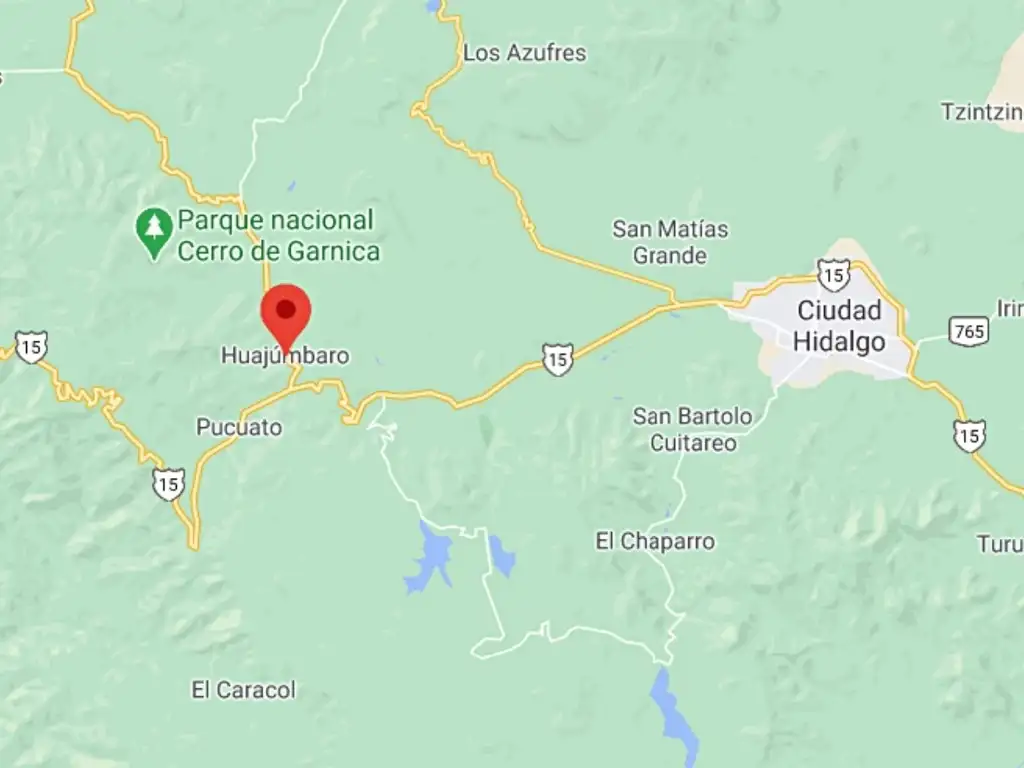 Un elemento de la policía municipal falleció y su compañera resultó lesionada, tras ser atacados la tarde del jueves, por un grupo armado en la ranchería El Pedregal, perteneciente a la tenencia de Huajúmbaro, municipio de Hidalgo, en Michoacán. Imagen tomada de Google Maps