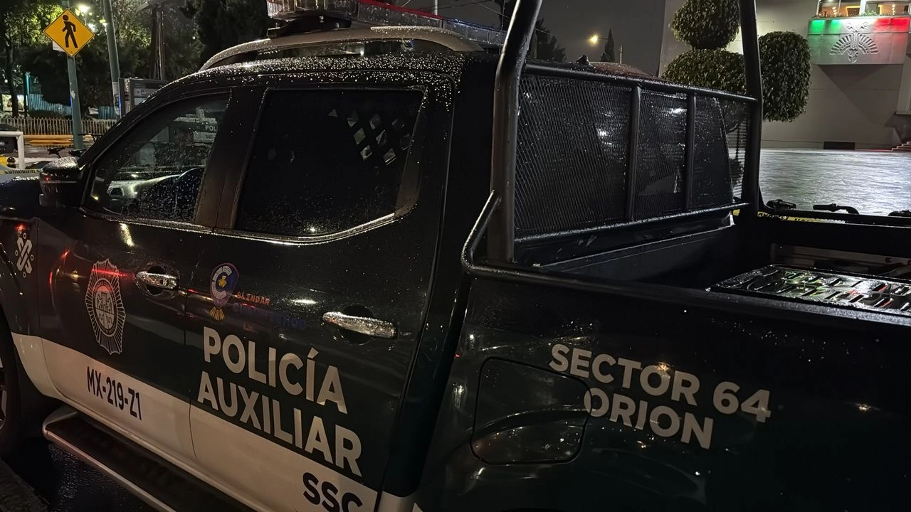 Atacan vehículo de la Policía Auxiliar en alcaldía Cuauhtémoc