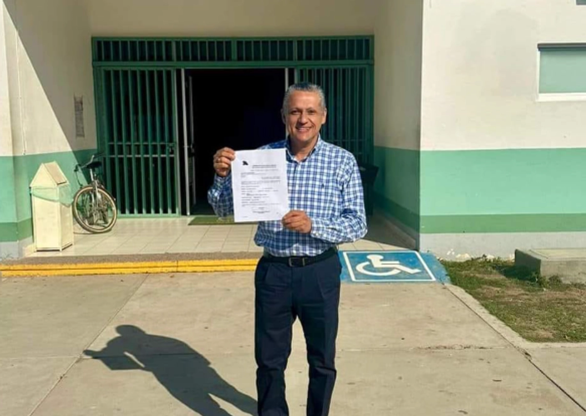 Según el reporte oficial, la noche del miércoles anterior, Pineda Domínguez resultó lesionado “al parecer con un rifle de balines o cuando se encontraba en el área del estacionamiento donde ingresa personal al hospital Integral cuando apareció un motociclista con una máscara de payaso y tras apuntar con el arma huyó. Foto 