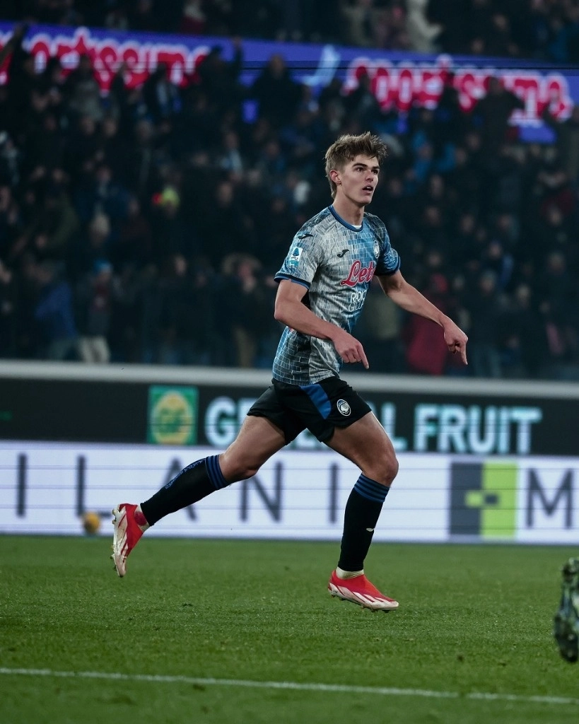 Charles De Ketelaere del Atalanta marcó un doblete en la victoria de 3-2 ante Empoli, en la fecha 17 de la Serie A. Foto Tomada de X @Atalanta_BC   