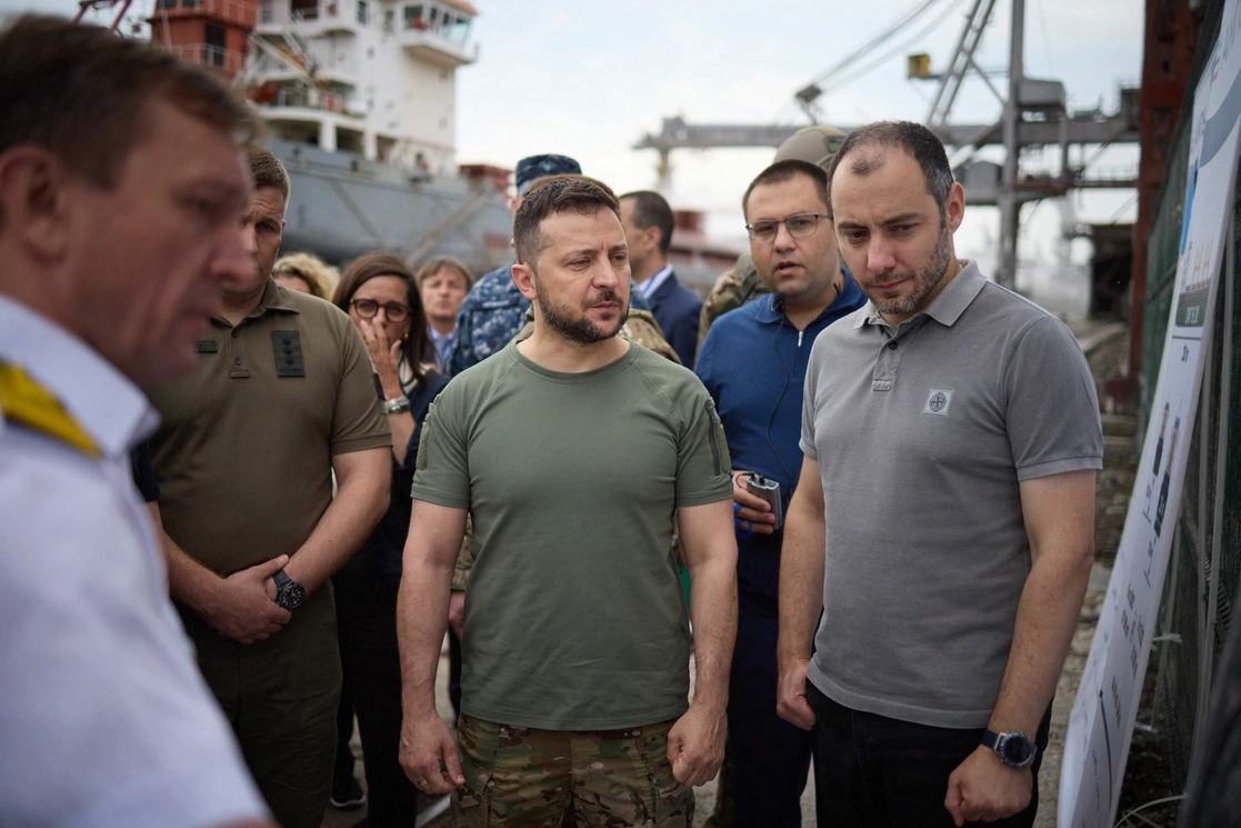 El presidente de Ucrania, Volodymir Zelenzky acusó a Rusia de asesinar en masa a prisioneros ucranios, tras el bombardeo a una cárcel de Donetsk. Foto Afp