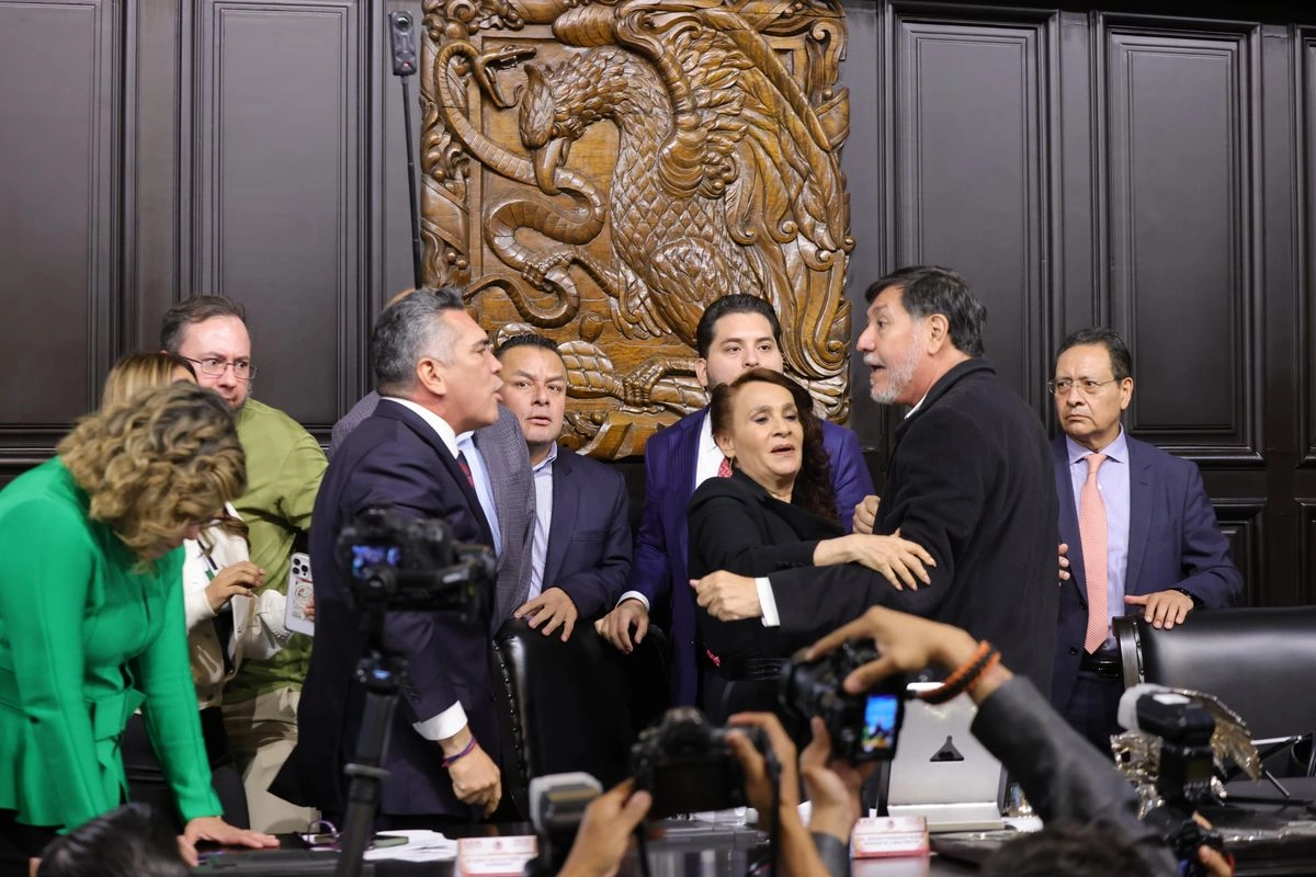 Alejandro Moreno y Gerardo Fernández Noroña tuvieron un enfrentamiento al término de la sesión de la Comisión Permanente. Foto