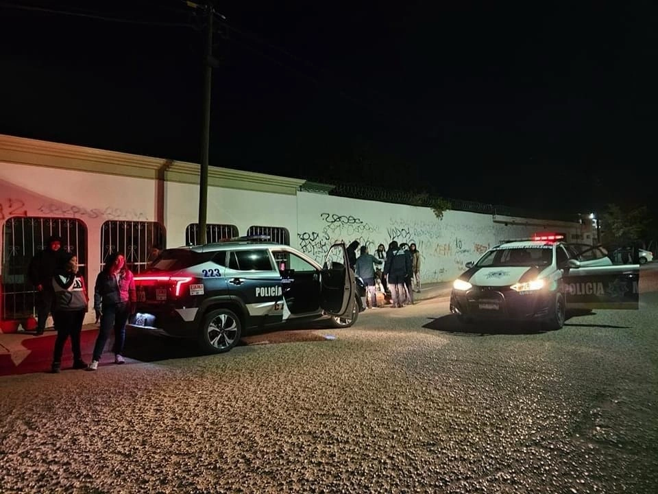 El ataque ocurrió durante una fiesta en la colonia Cajeme cuando un comando disparó contra los asistentes, luego de una riña. Según informaron testigos, los sujetos se retiraron y regresaron armados. Foto ‘La Jornada’