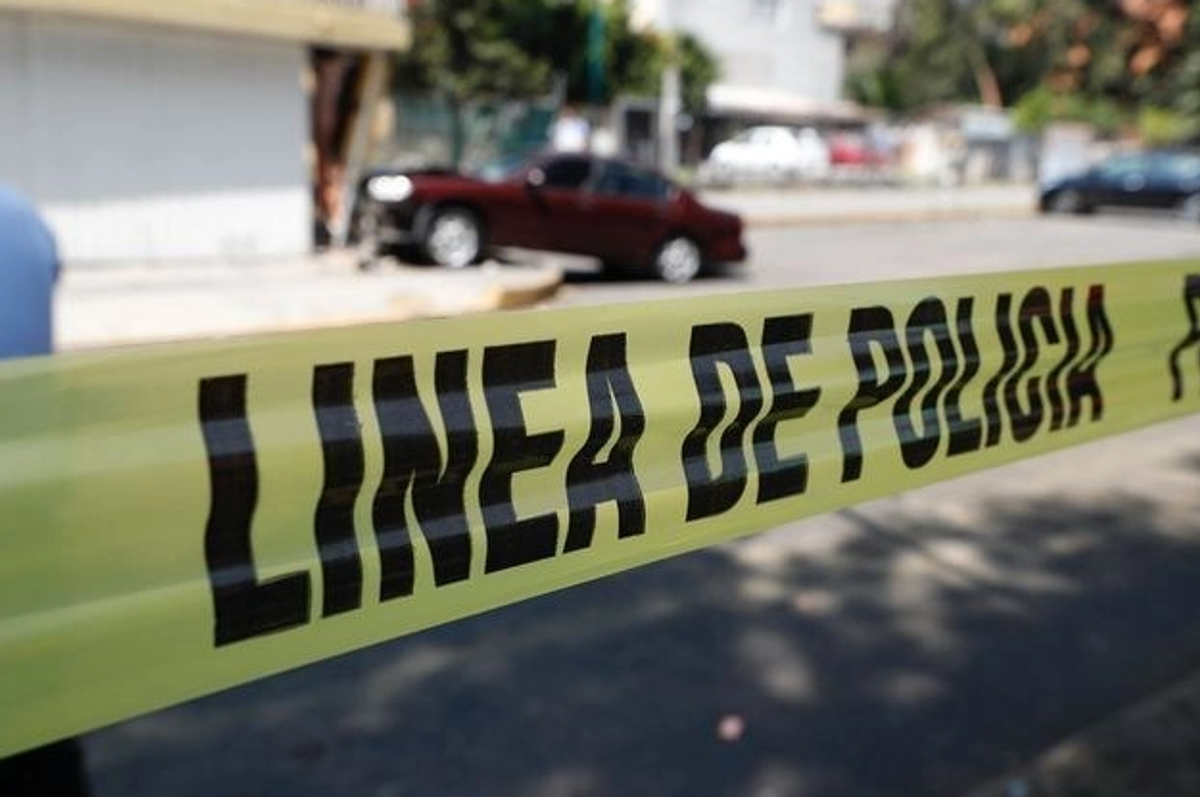 阿马多武装袭击在梅萨利市的住宅区，造成三人死亡