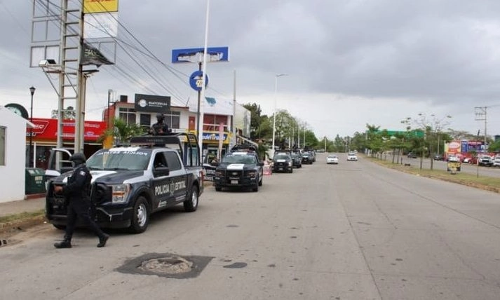 El hecho ocurrió en la mañana, cuando los agentes fueron atacados mientras viajaban a bordo de un automóvil, a la altura de la ranchería Las Palmas de esa demarcación de la región de los ríos.