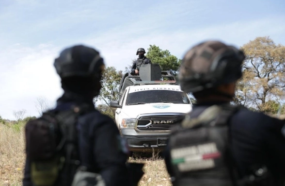 Policías de Michoacán durante un operativo de seguridad.