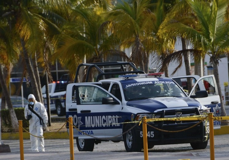 En ambos ataques, los dos policías que iban a bordo de las patrullas fallecieron. Foto Cuartoscuro/ archivo