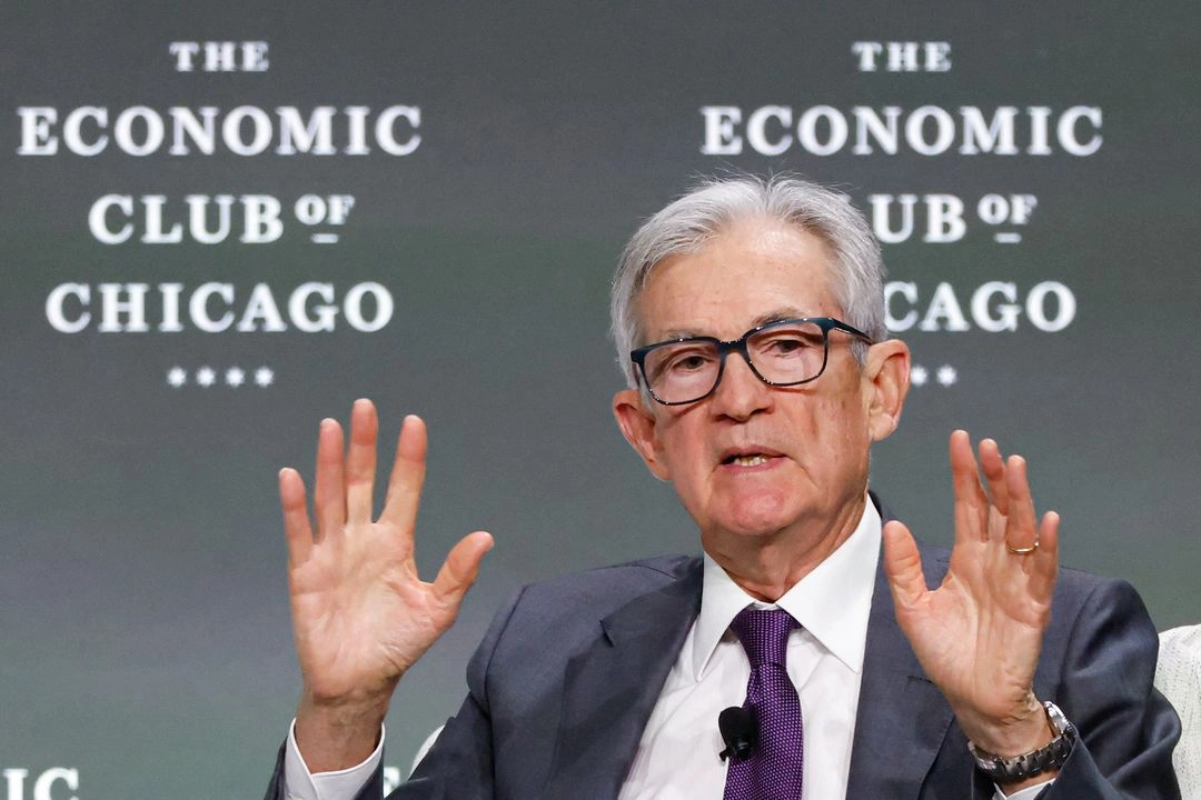  El presidente de la Reserva Federal de Estados Unidos, Jerome Powell, advirtió el miércoles pasado ante el Club Económico de Chicago que las medidas comerciales ordenadas por Donald Trump interfieren con los objetivos del banco central, al elevar los precios y obstaculizar el crecimiento.