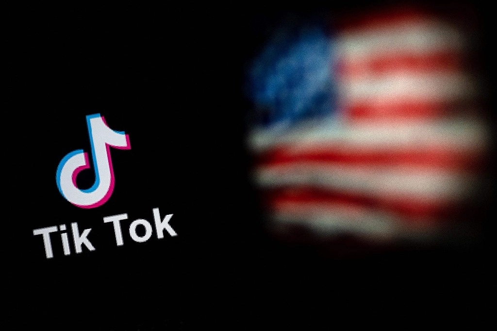 China denunció los "ataques injustificados" de Estados Unidos contra TikTok después de que la administración de Joe Biden recomendara a la popular aplicación separarse de su matriz china para no ser vetada en suelo estadunidense. Foto Afp / Archivo