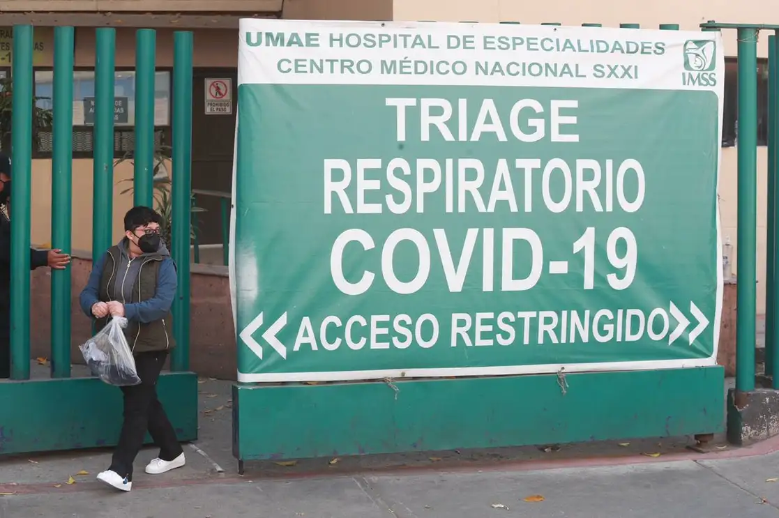 El exterior del área de urgencias médicas de Covid-19 del Hospital de Especialidades Centro Médico Siglo XXI, el 7 de febrero de 2021. Foto Luis Castillo