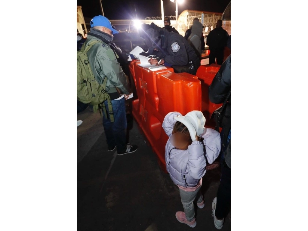 Agentes migratorios de Estados Unidos rechazaron el ingreso a quienes solicitaron asilo a través de la aplicacion CBP-One, debido a que su cita era después de que Donald Trump asumiera la presidencia. Foto Marco Peláez 