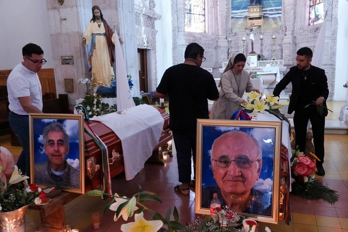El pasado 21 de junio se dio a conocer el homicidio de dos religiosos jesuitas en Cerocahui, municipio de Urique, en Chihuahua. La imagen, durante el entierro de ambos religiosos el pasado 27 de junio de 2022. Foto Cuartoscuro