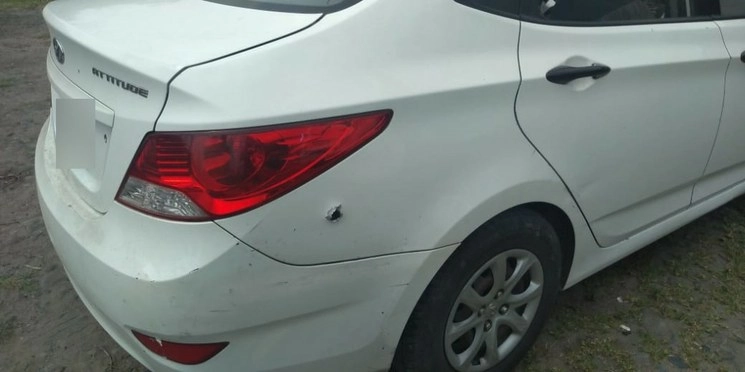 Impactos de bala en el auto en el que viajaba Fernanda De Luna Ferral, directora del portal de internet Quinto Poder. Foto Sergio Hernández
