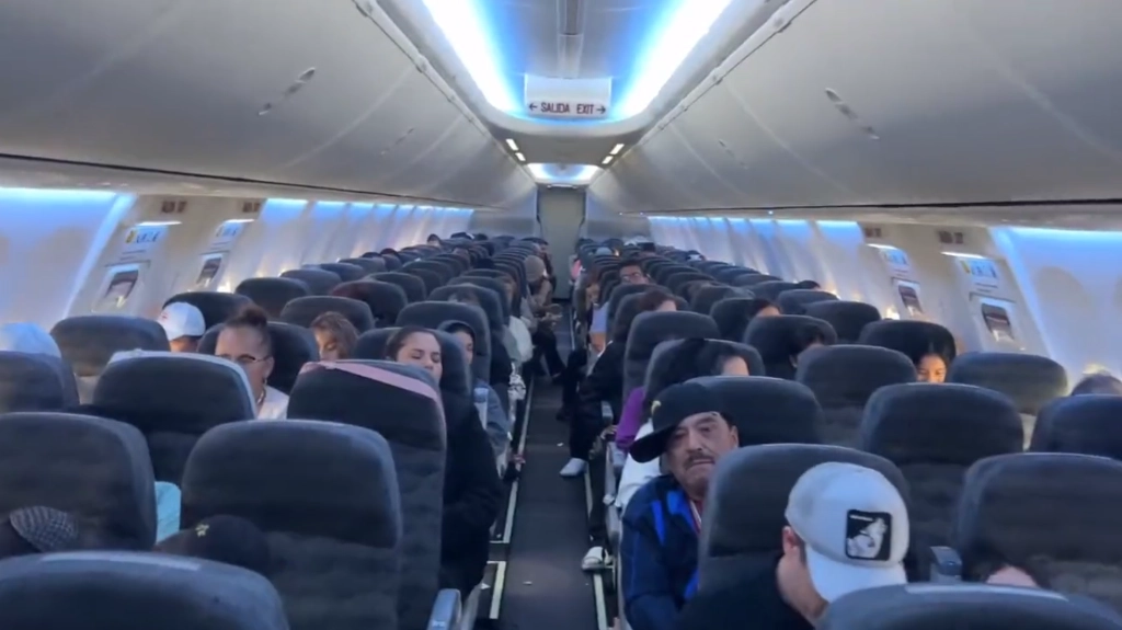 La aeronave de Sedena realizó una última escala en Raleigh, Carolina del Norte. Imagen tomada del video difundido por Sedena