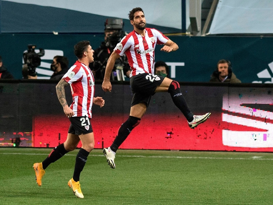 Con doblete de Raúl García (derecha), los Leones se impusieron 2-1 a los merengues, vigentes campeones del certamen, el 14 de enero de 2021. Foto Afp