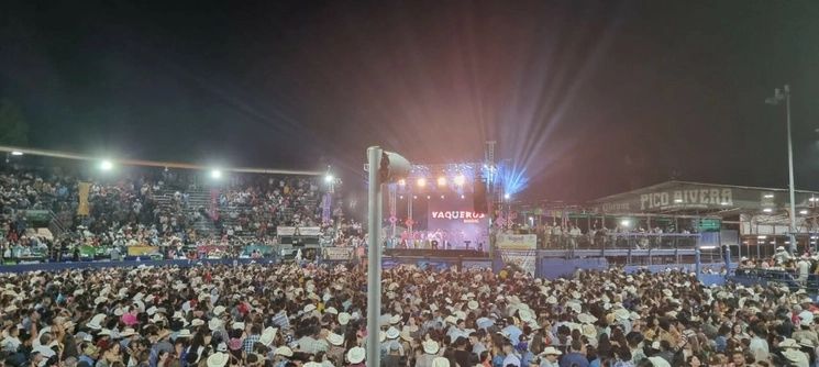 Geraldine Ponce participó en la Feria de Nayarit en California. Foto La Jornada