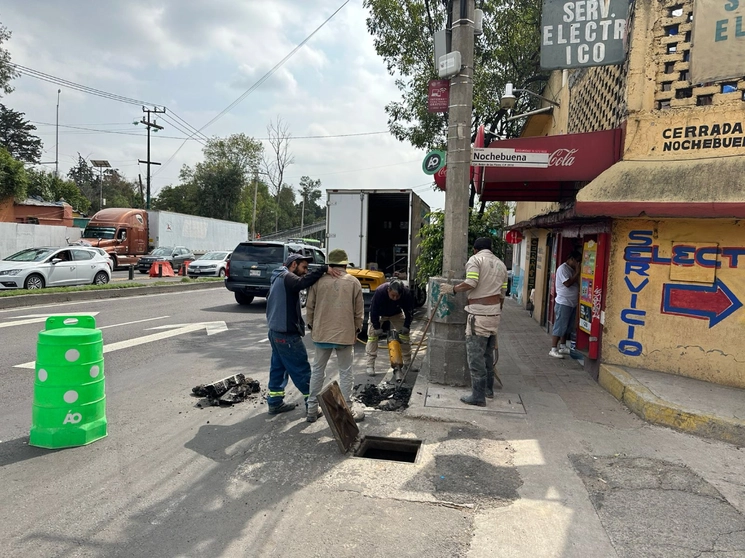 Reparación de fuga en Álvaro Obregón. Foto SACMEX