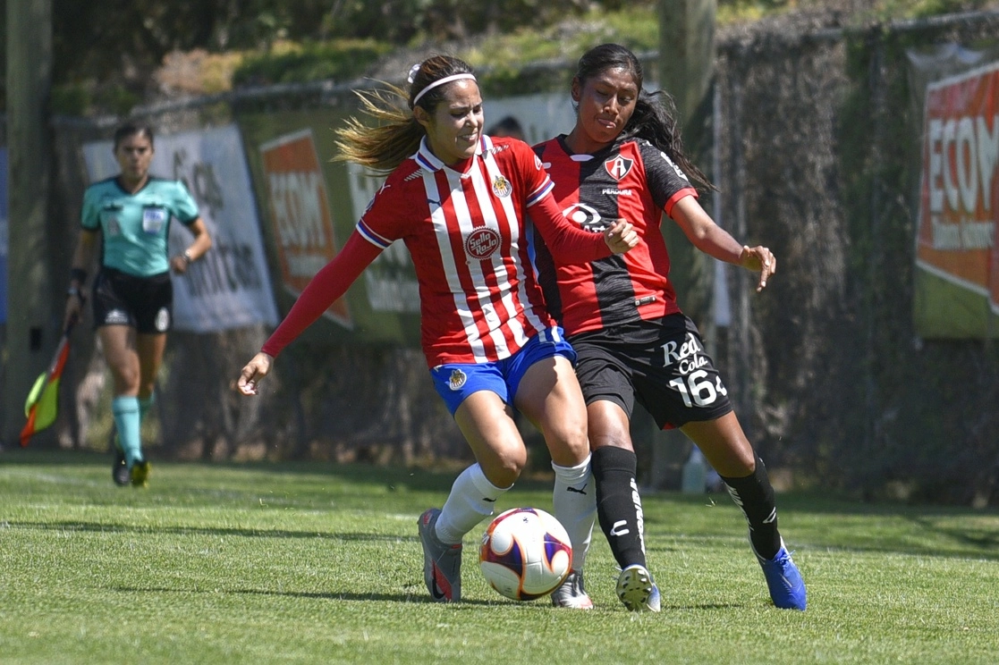 El ‘Clásico tapatío’ en la Liga MX Femenil se jugó en las instalaciones del Centro de Capacitación de Fútbol del Atlas. Foto Cortesía LIGA MX/IMAGO 7