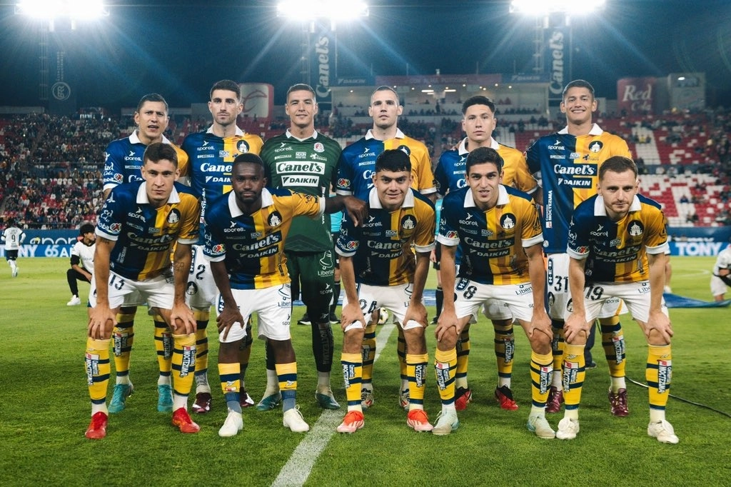 omaron el protagonismo con posesión de pelota y exhibieron las carencias de los queretanos. Foto @AtletideSanLuis