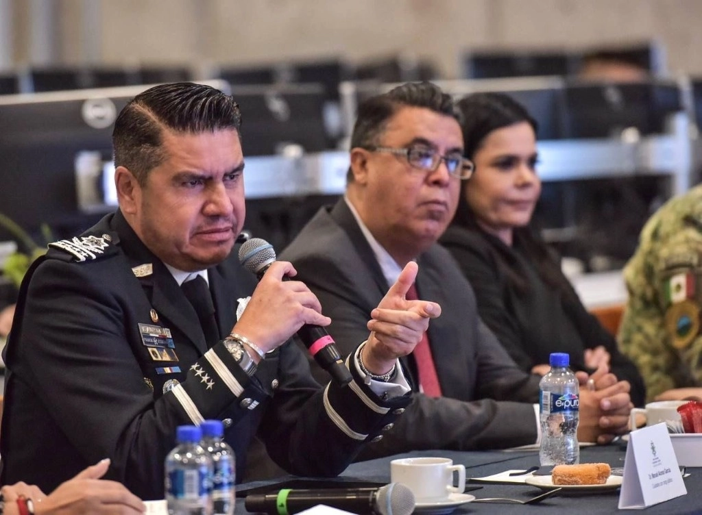 El titular de la SSPE, Manuel Alonso García, aseguró que los oficiales no huyeron del lugar sino que metros adelante solicitaron el apoyo de los cuerpos de emergencia. @Manuel_AlonsoG
