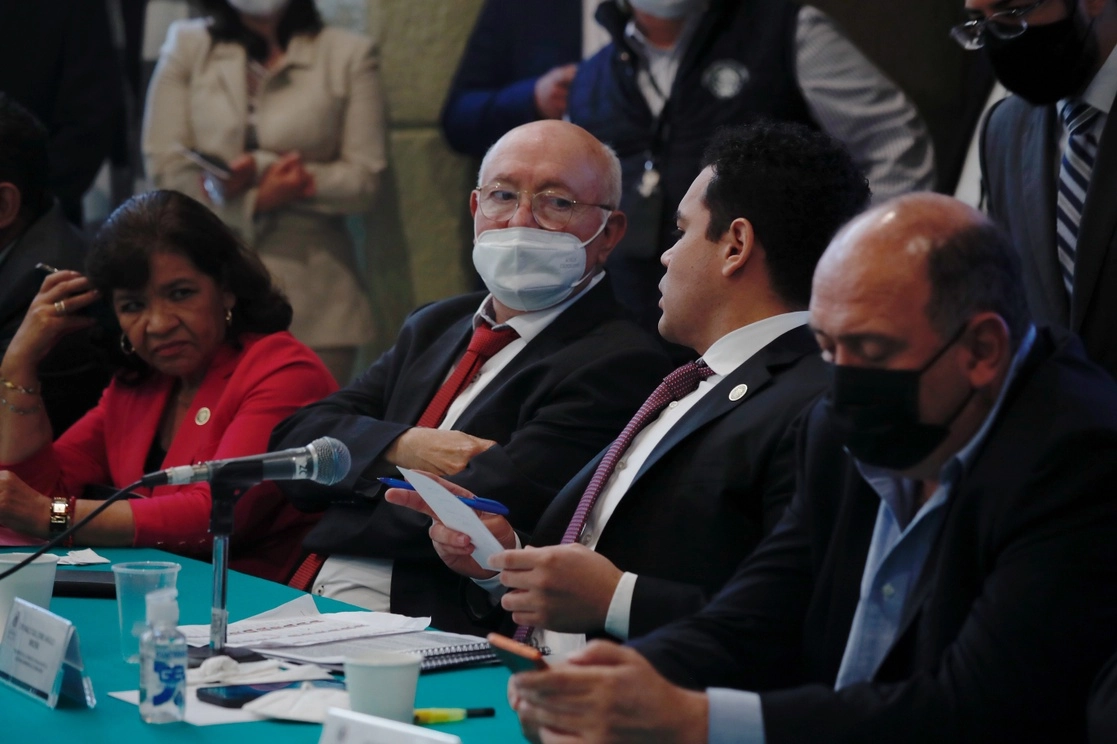 David Colmenares -con cubrebocas- auditor superior de la Federación, durante la instalación de la Comisión de Vigilancia de la ASF, en octubre pasado. Foto Cristina Rodríguez 