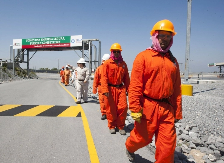 La producción de hidrocarburos líquidos de Pemex aumentó 6.34% en el primer semestre de este año. Foto Cuartoscuro