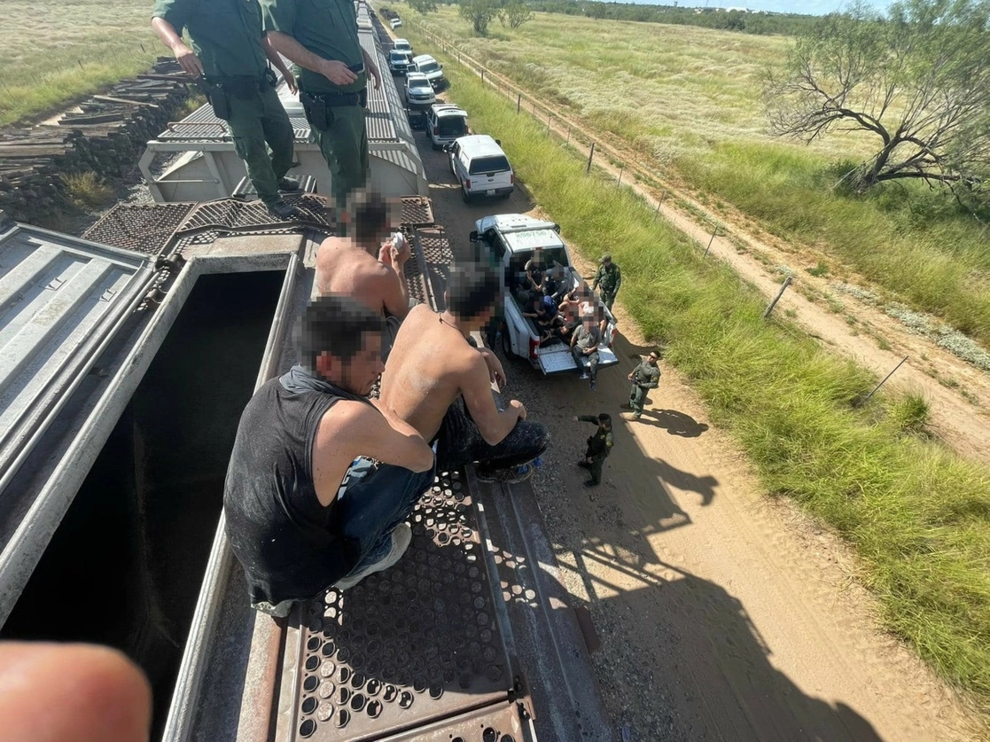 Los oficiales de CBP en los puertos de entrada de la oficina de campo de Laredo determinaron que más de 57,732 ciudadanos no estadunidenses eran inadmisibles en los EU. Foto Carlos Figueroa