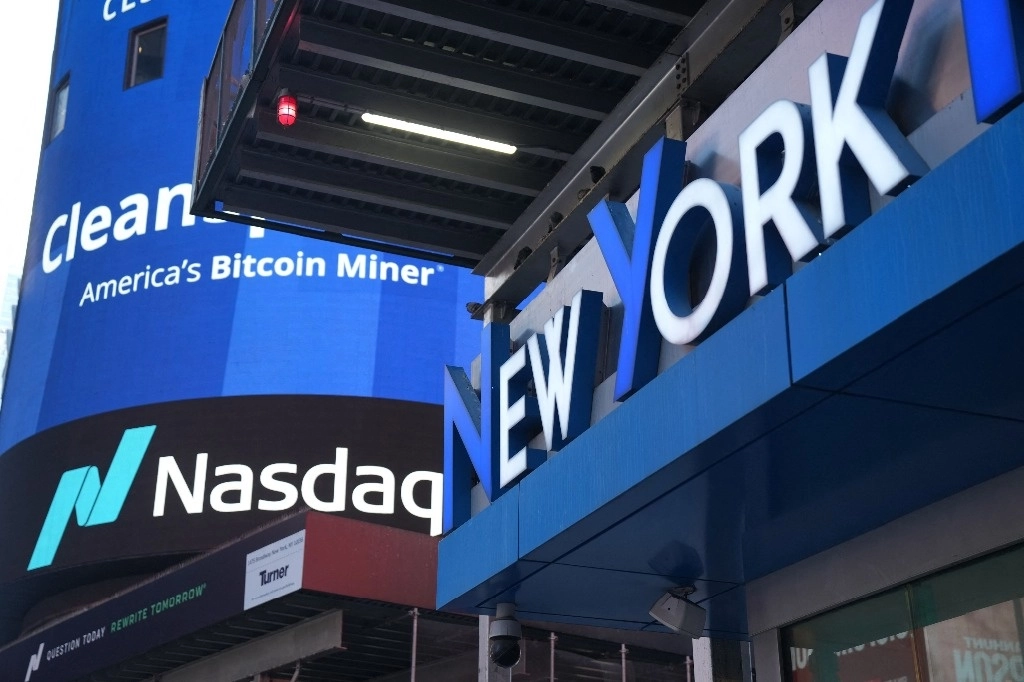 Persisten las dudas entre los agentes económicos, las bolsas estadunidenses subieron cerca de 2 por ciento en la primera semana de la “nueva era Trump”, lo cual derivó en máximos históricos para las acciones de Meta, Google y Netflix, principalmente. Foto Afp