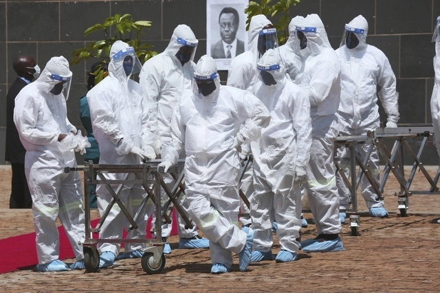 La OMS declaró a principios de mayo que la pandemia dejó de ser una emergencia sanitaria mundial. Foto Ap

