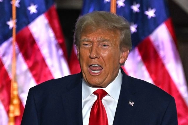 El ex presidente de Estados Unidos Donald Trump enfrenta nuevas acusaciones sobre documentación clasificada. Afp