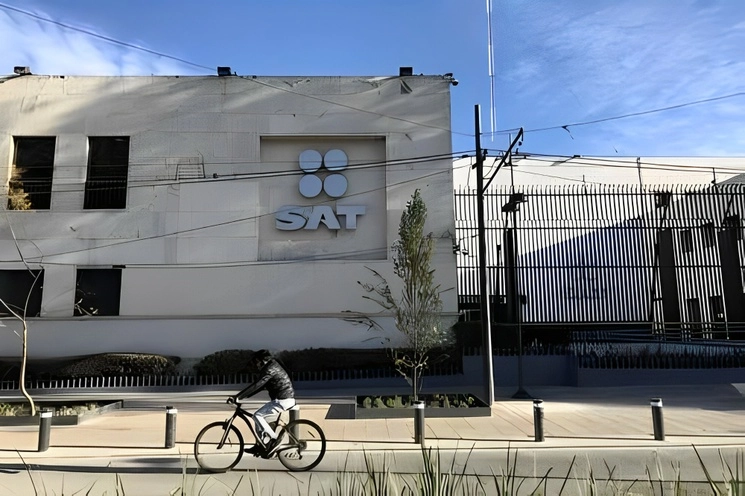 Oficinas del SAT, en la Ciudad de México. Foto Luis Castillo / Archivo