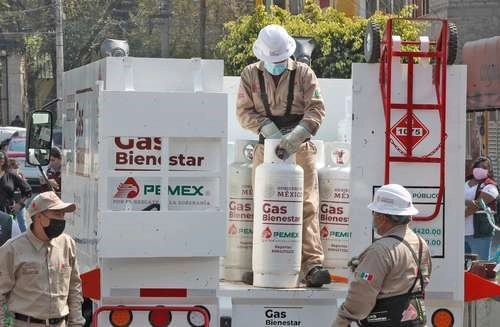 De enero a noviembre de 2023, Pemex produjo 102 mil barriles al día de gas LP, esto es un incremento de 11%, respecto del mismo periodo de 2022. Foto Cristina Rodríguez / archivo 