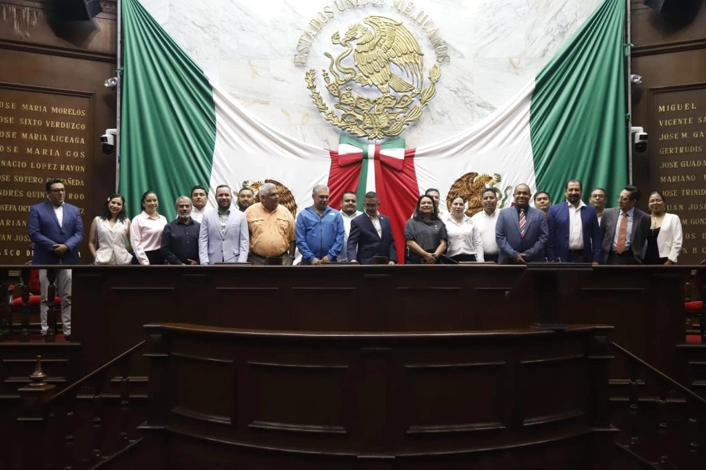 La 75 legislatura del Congreso de Michoacán celebra este viernes su última sesión extraordinaria antes de la llegada de los nuevos legisladores. Foto Tomada de https://www.facebook.com/CongresoMich 