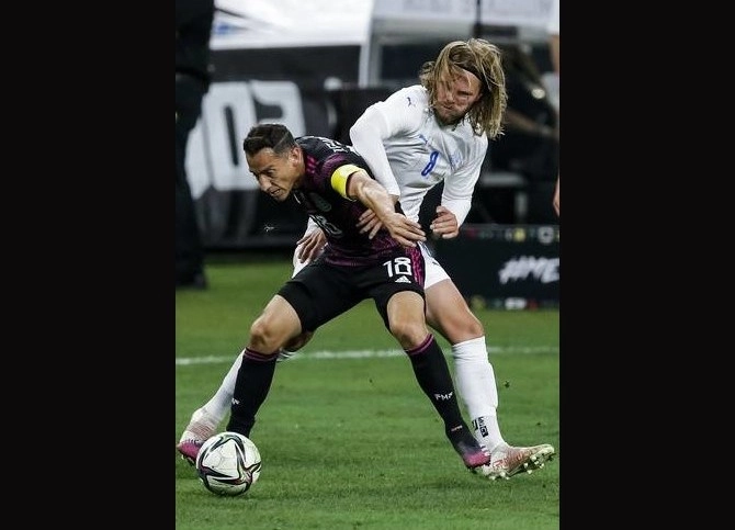El mediocampista Andrés Guardado insistió en su deseo de acudir a los Juegos Olímpicos y señaló que de no asistir sería la espinita clavada en su carrera. Foto Jam Media