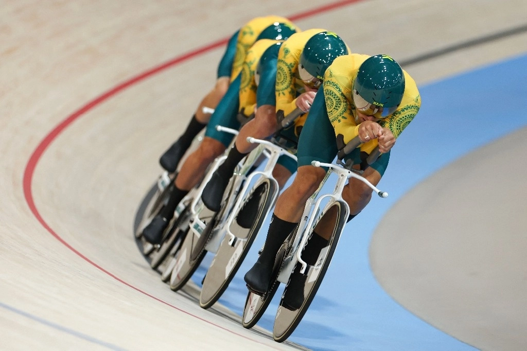 El equipo masculino de Australia se colgó la medalla de oro al vencer en la final al cuarteto de Gran Bretaña. Foto Afp