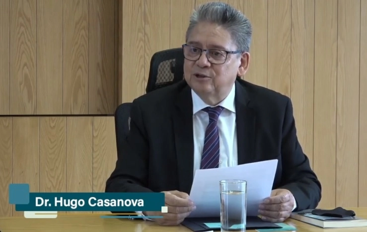 EL director del IISUE de la UNAM, Hugo Casanova durante la presentación del libro. Fotograma tomado del video emitido por el IISUE 