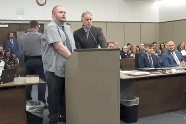 Anderson Lee Aldrich (c,ziq) sospechoso de un tiroteo masivo que mató a cinco personas en un club nocturno LGBT de Colorado Springs en 2022. Foto Ap / Archivo