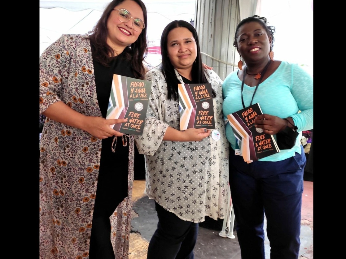 Desde la izquierda, las poetas Lídice Ortega, Carolina Torres y Xiomara Cacho Caballero. Foto cortesía de Ana Claudia Molinari
