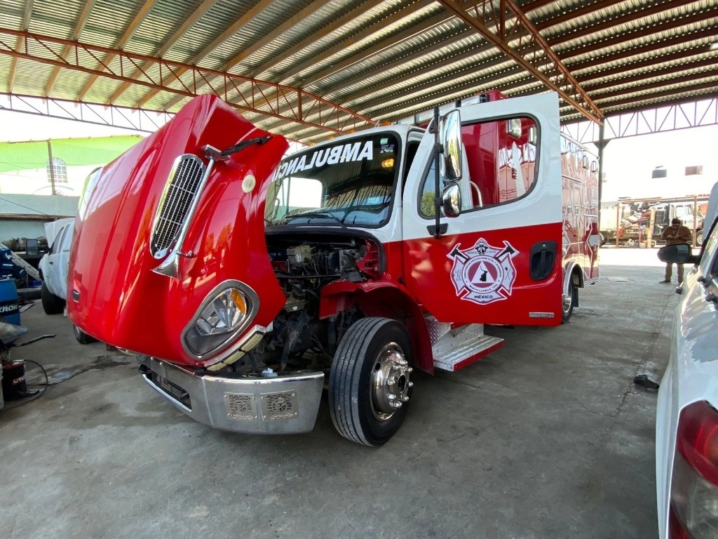 El equipo que autoridades entregaron a los Bomberos de Nuevo Laredo está en condiciones deplorables para ofrecer servicio. Foto La Jornada