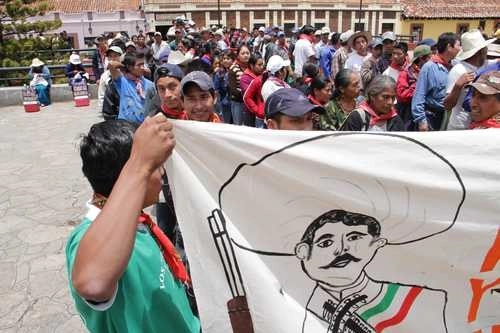 Autoridades ejidales de Tila desmintieron las acusaciones vertidas por Paz y Justicia y el Comité de Derechos Humanos Digna Ochoa en relación con la violencia desatada en el ejido. Foto Moysés Zúñiga Santiago / Archivo