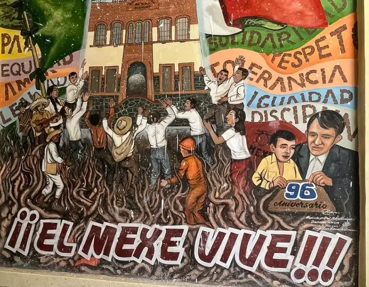 Profesores y egresados del plantel denunciaron que el gobierno de Hidalgo y la SEP han dado largas a los acuerdos logrados y a lo ordenado por el presidente Andrés Manuel López Obrador para su reapertura. Foto Luis Hernández 