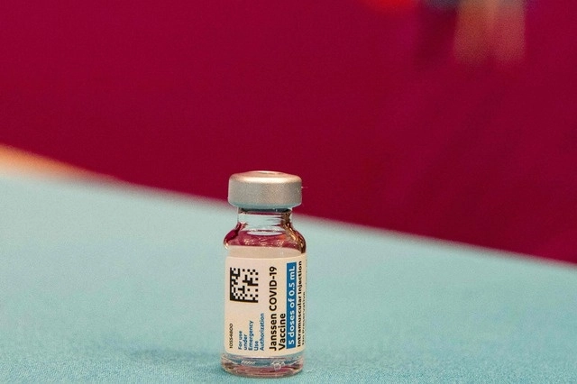 EU reanudará la aplicación de la vacuna anti Covid-19 de Johnson&Johnson. Foto Afp  