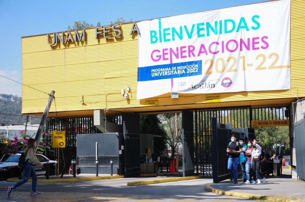 Autoridades de la FES Acatlán realizaron un recorrido por el plantel que permaneció ‘tomado’ desde el 10 de octubre. Foto Cuartoscuro / Archivo