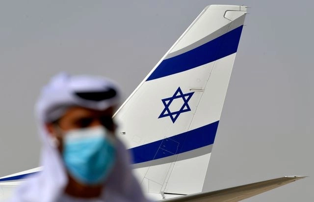 Hace dos días tuvo lugar el primer vuelo directo entre Israel y Emiratos Árabes Unidos. Foto Afp 