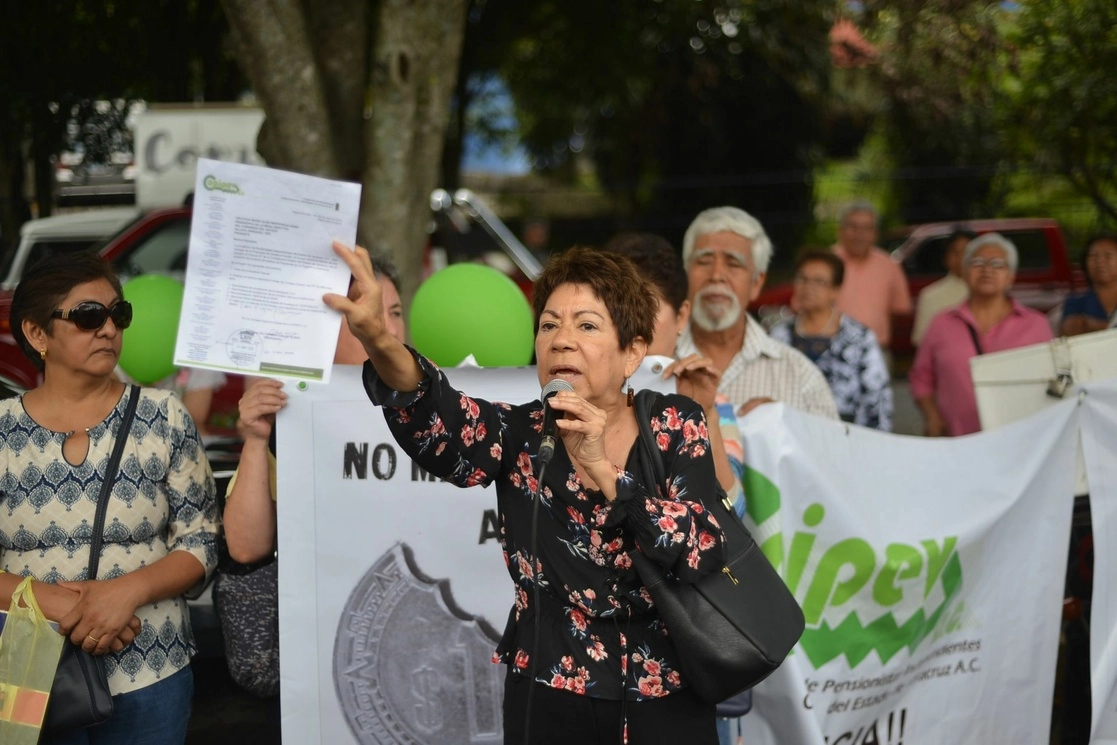 Protesta de pensionados y jubilados pertenecientes a la Coalición de Pensionistas Independientes del estado de Veracruz. Foto Cuartoscuro / Archivo 