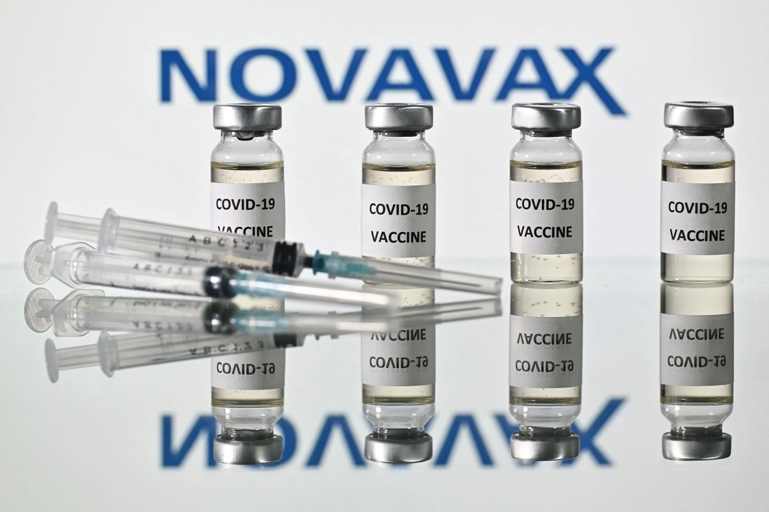 La Comisión Europea autorizó la vacuna anticovid del laboratorio estadunidense Novavax, convirtiéndose en el quinto fármaco de uso oficial contra el coronavirus en la Unión Europea. Foto Afp / Archivo