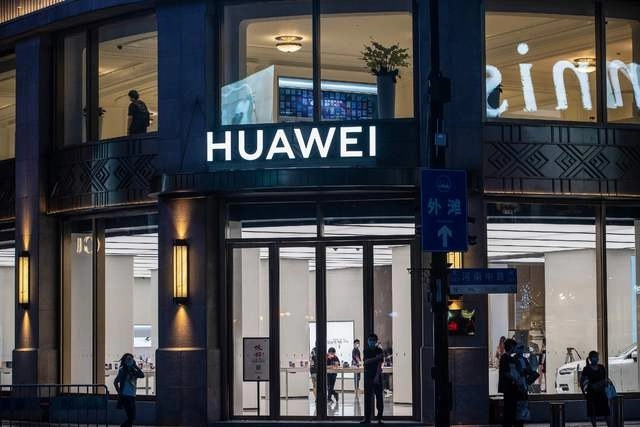 Tienda de Huawei en Shanghai. Foto STR / Afp